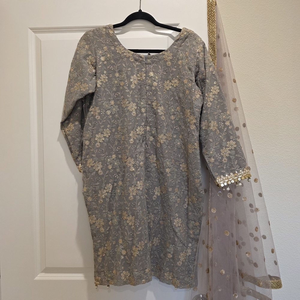 Gray and Gold Floral Embroidered Kurta Gharara with Dupatta - L/XL - Picture 6 of 13